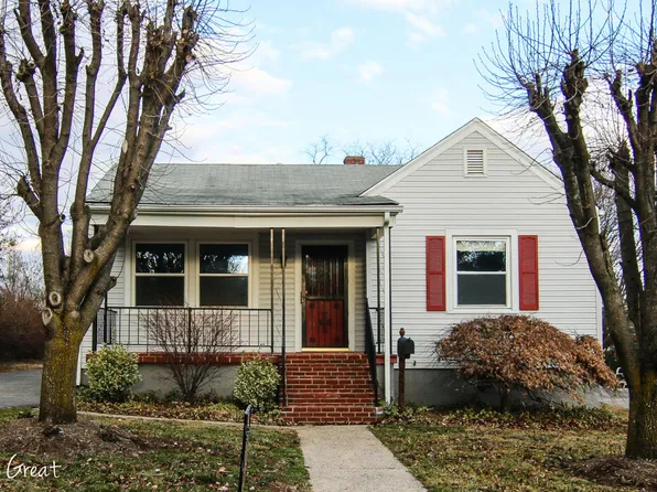 2715 Fairfield Dr NE, Roanoke, VA 24012
