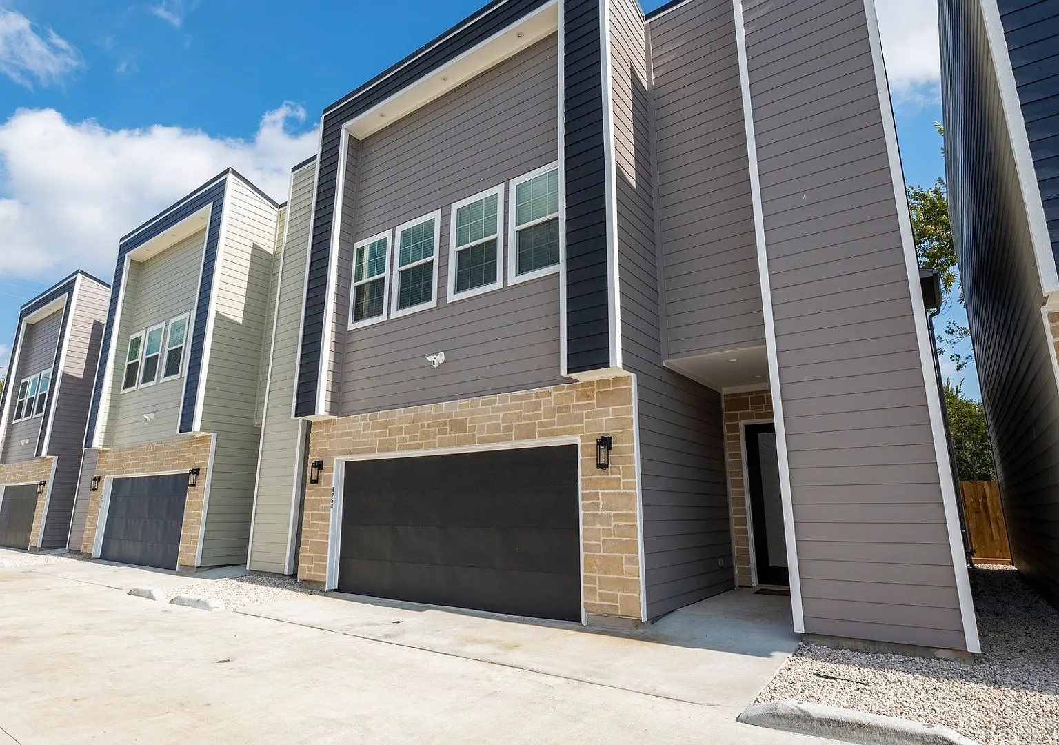 Charming 3BR House in Houston — Photo 2