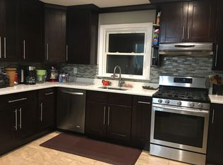 84 Park Ln, Trumbull, CT 06611