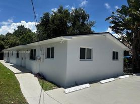 5700 NW 5th Ave, Miami, FL