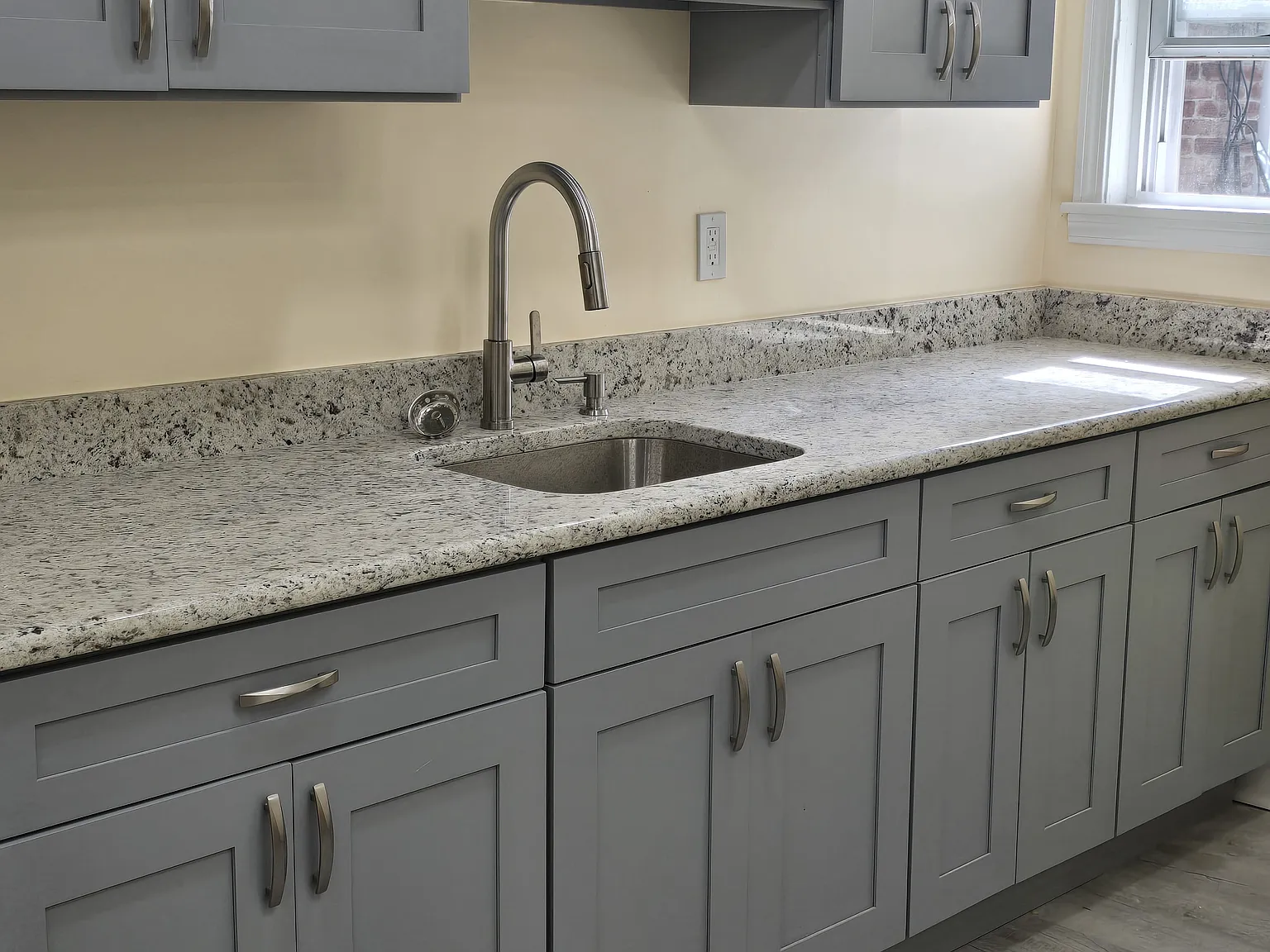 5448 Locust St — Photo 3