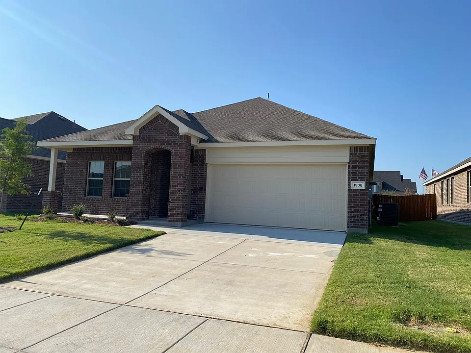 1308 Rousseau Dr