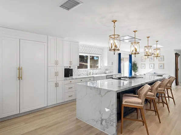 727 Singing Heights Dr, El Cajon, CA 92019