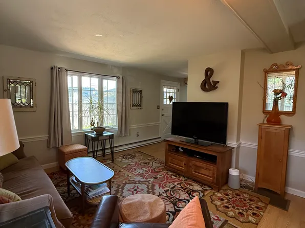 689 State St, Portsmouth, NH 03801