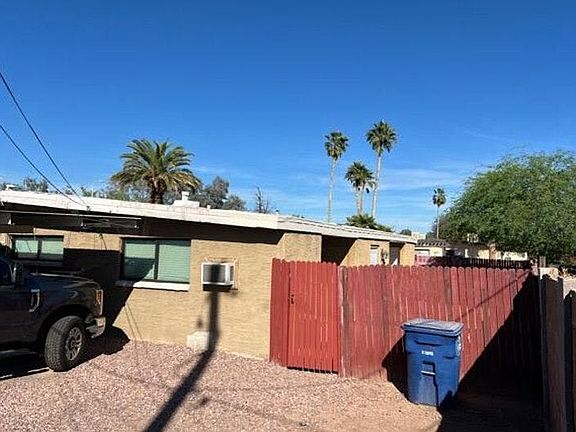 5th image of 902 S Kenwood Cir