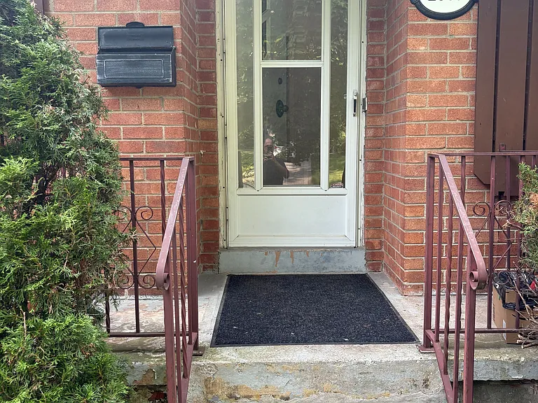 2067 Devon Rd — Photo 4