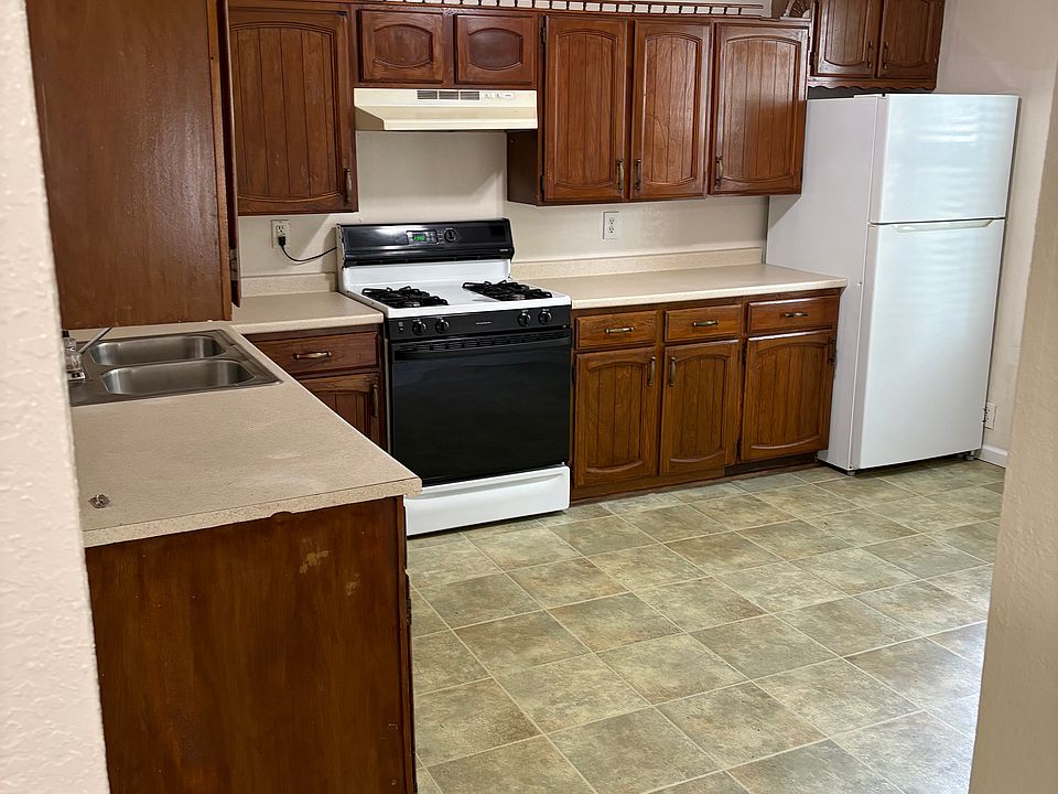 1st image of 1204 S Noyes Blvd