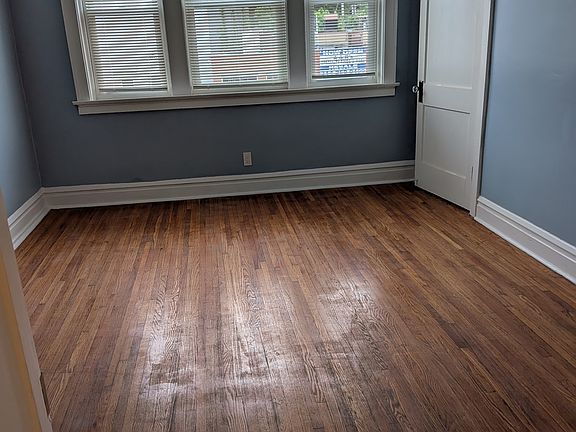 4th image of 4053 S Grand Blvd #4