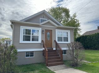 1112 Elizabeth St, Joliet, IL 60435