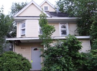 945 N Court St, Rockford, IL 61103