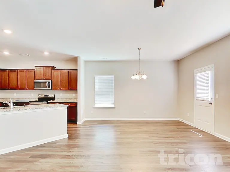109 Innis Brook Cir — Photo 4