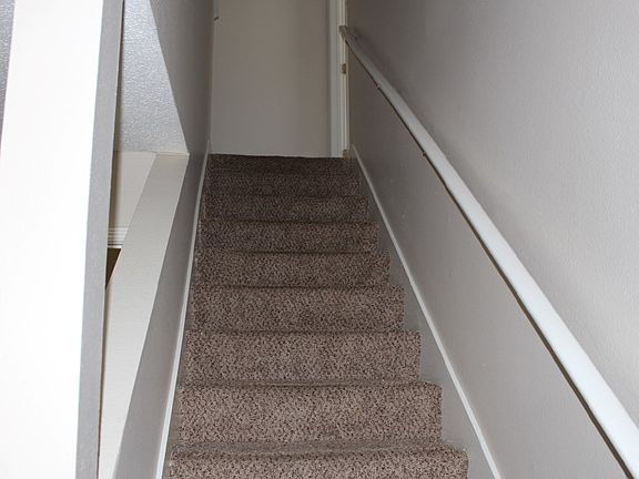 3rd image of 10 Old South Ct APT C