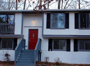 910 Parkwest Ln, Stone Mountain, GA 30088