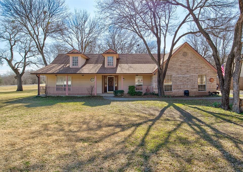 1st image of 501 Oak Hills Dr