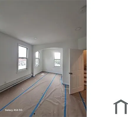 4 bed, 1400 sqft, $4,060 — Photo 1