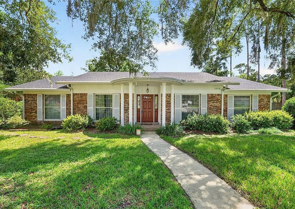 1st image of 3949 NW 38TH PLACE