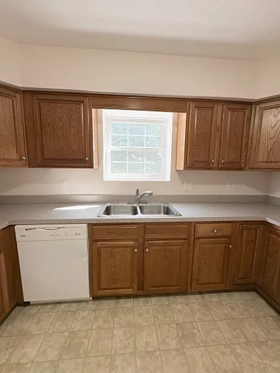 38 Rosette Ln #204 — Photo 11
