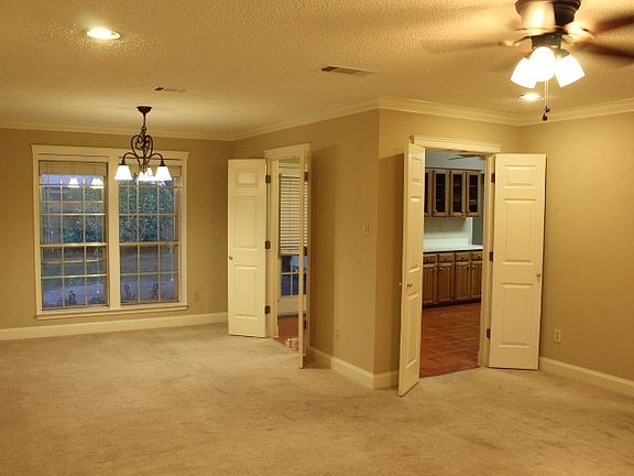 3rd image of 216 Cherrybark Dr