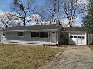 31 Mount View Dr, Cranston, RI 02920