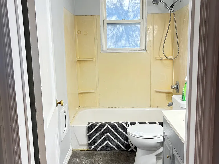 1718 Hunt Rd — Photo 11