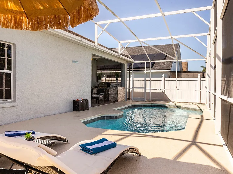 1041 Jaybee Ave — Photo 3