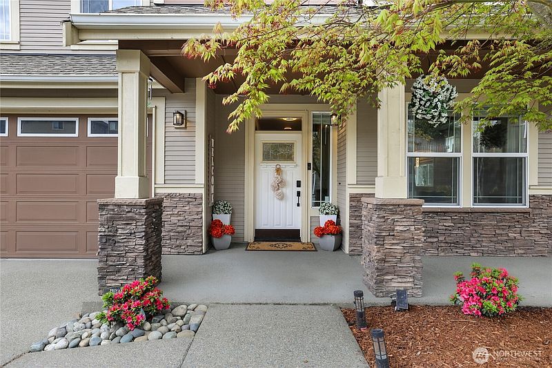 3rd image of 4002 22nd Street SE