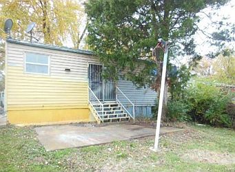 2nd image of 10336 Castle Dr
