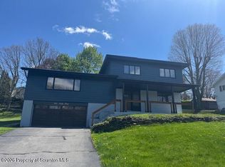 4 Leslie Dr, Scranton, PA 18505