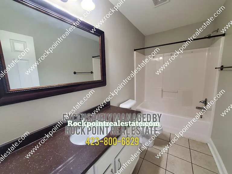 1130 Maple Tree Ln — Photo 14