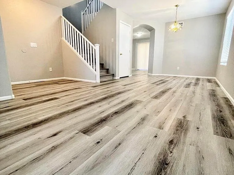 16200 W Moreland St — Photo 4