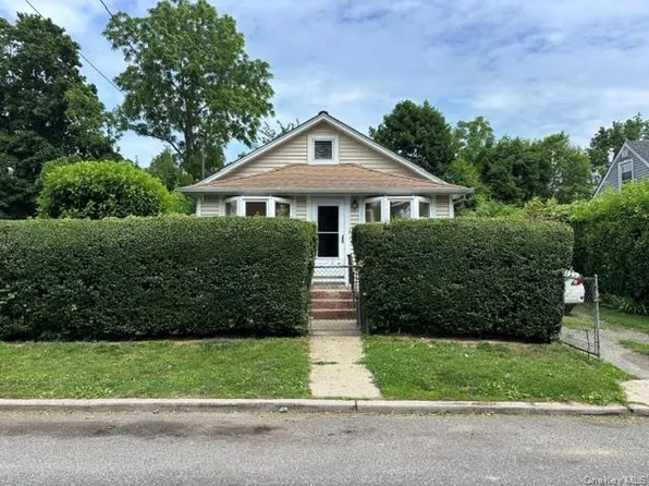 22 E 5th Street, Huntington Station, NY 11746