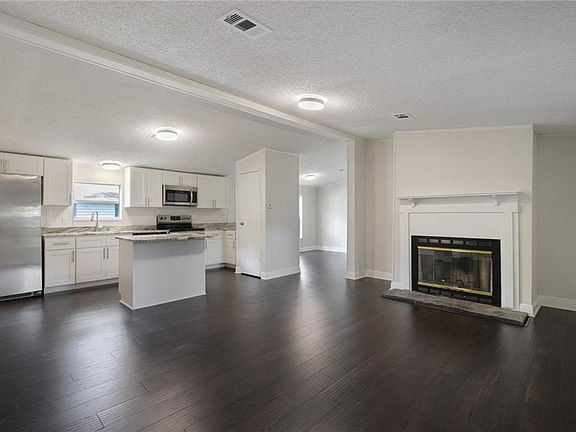 3rd image of 5324 Royal Oak Dr