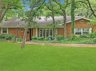 1766 Oak Hill Rd, Fort Worth, TX 76112
