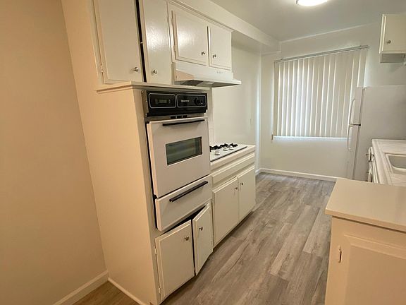 4th image of 1030 N Edinburgh Ave APT 3
