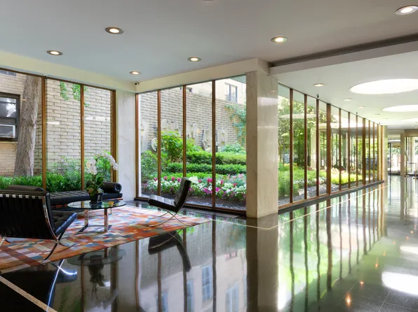 1025 5th Avenue image 7 of 7