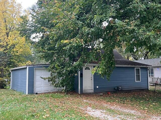 1st image of 716 C Ave