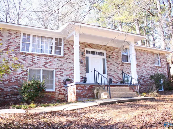 929 E Tomahawk Trl, Gadsden, AL 35903