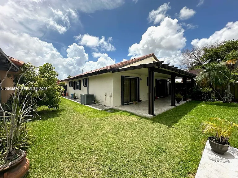 2514 SW 138th Ave — Photo 13