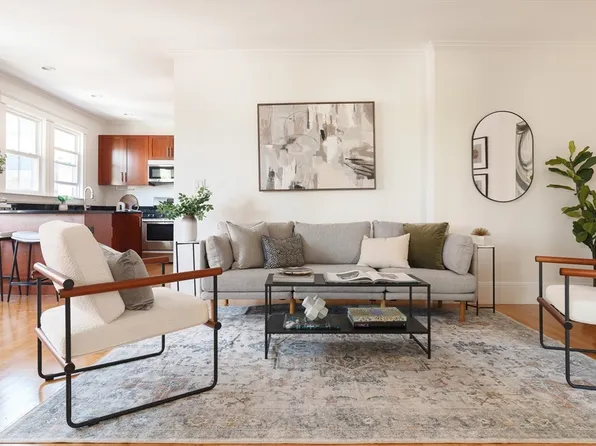 22 Center St #7, Cambridge, MA 02139