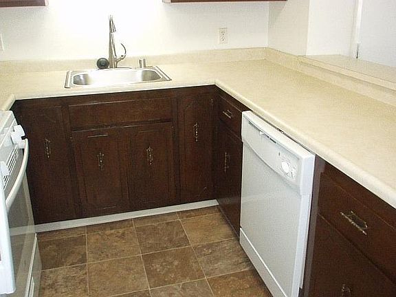 4th image of 2227 Northrop Ave APT 16