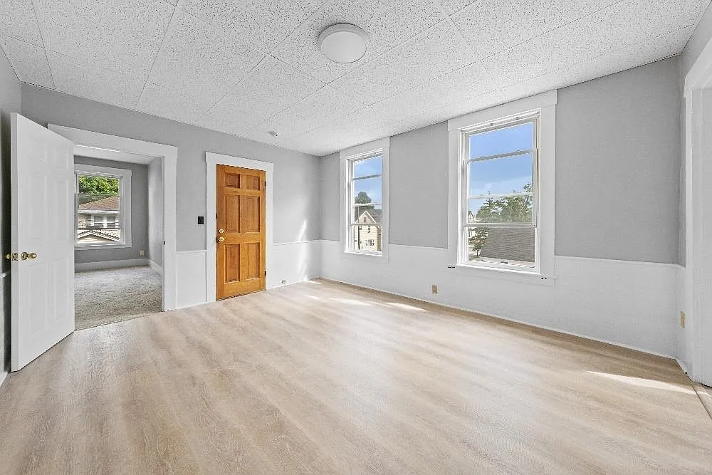 2 bed, 1.0 bath, $2,000 — Photo 2
