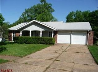 12541 Woodstream Dr, Saint Louis, MO 63138
