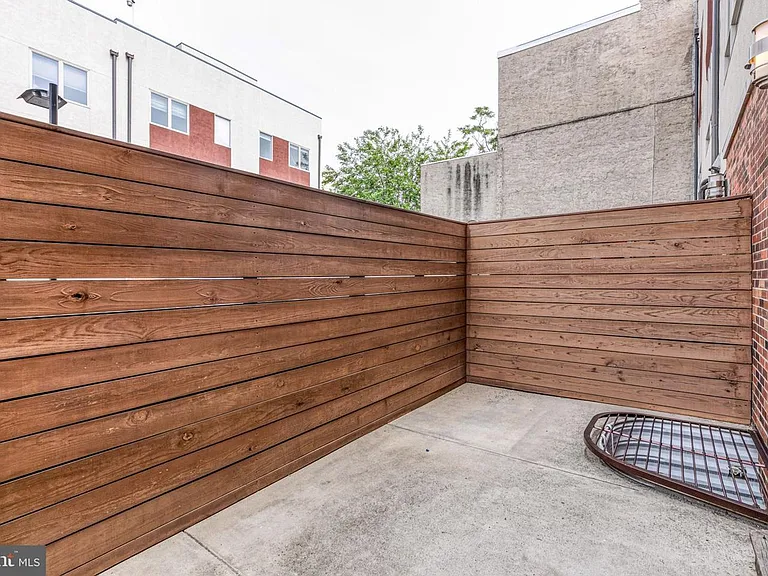 906 N 5th St — Photo 7