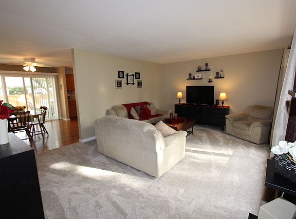5th image of 523 Sussex Ct