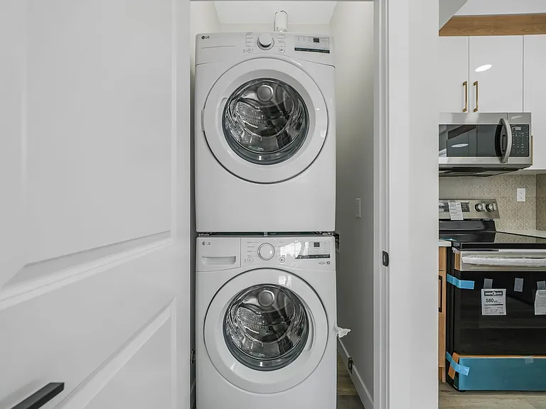 12021 95a St NW — Photo 28