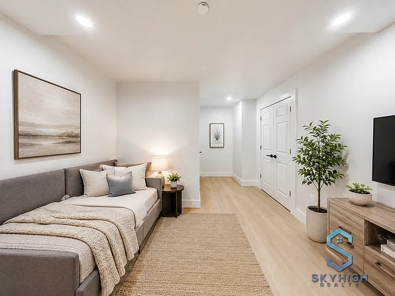 233 Tompkins Ave #1F — Photo 4