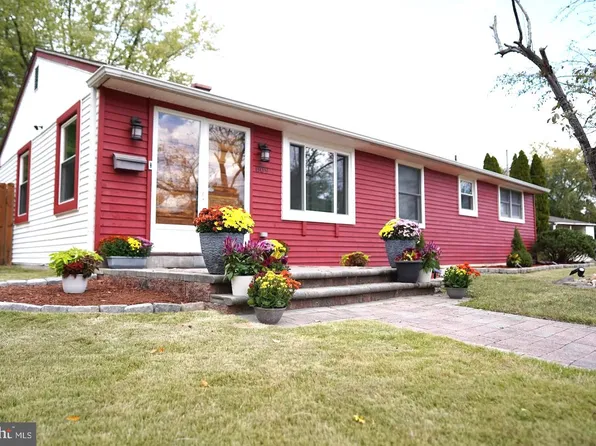 809 Jaguar Rd, Lindenwold, NJ 08021