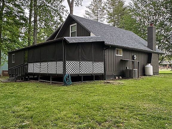 4th image of 560 Swan Ct