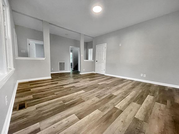 3rd image of 210 S King St