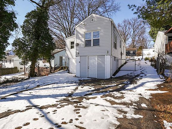 3rd image of 512 Coppinger Dr